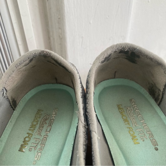 Skechers size 9 Breathe Easy Allure Slip On Memory Foam Shoes - Picture 4 of 8